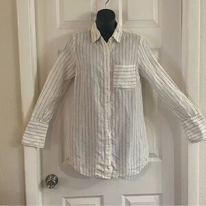 Michael Cores 100% Linen Small Striped Button-Up Shirt in White and Black